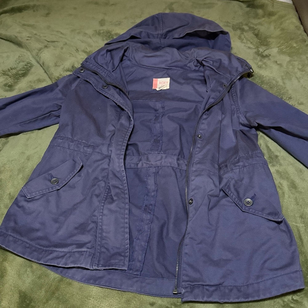Vintage Roxy blue jacket sz m w/ tuck hood and white embroidered back